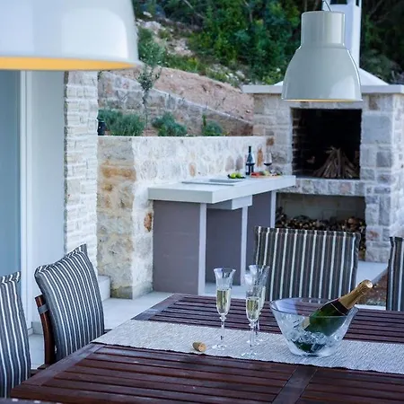 Villa Aya *