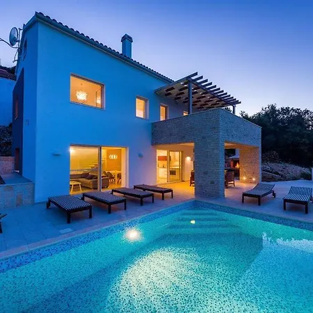Villa Aya *